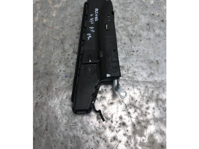 Подушка безопасности в сиденье 1K4880242D Skoda Octavia Mk2 (1Z)