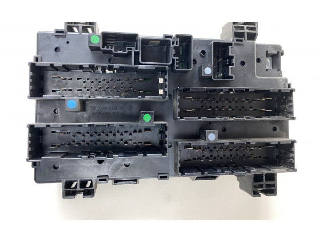 Блок предохранителей  68194607AE, 68194607AE   Jeep Grand Cherokee    