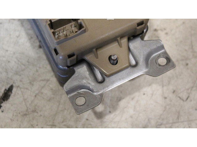 Блок предохранителей    Subaru Forester SG    