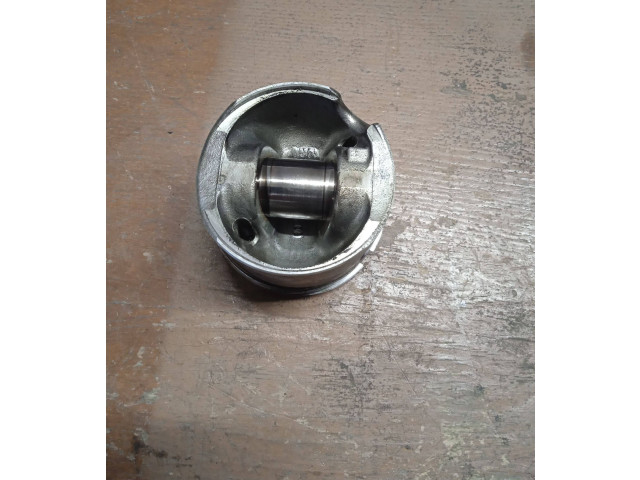 Píst 7988600 Volkswagen Sharan AUY