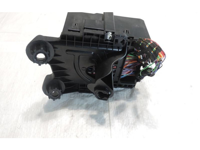 Блок предохранителей AV1T-14A005-DNC Ford B-MAX