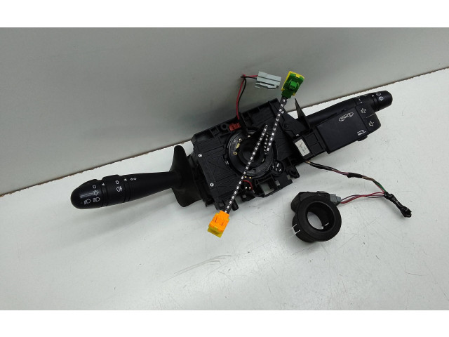 Ручка стеклоочистителей 8200058681, 61760009   Renault Clio II