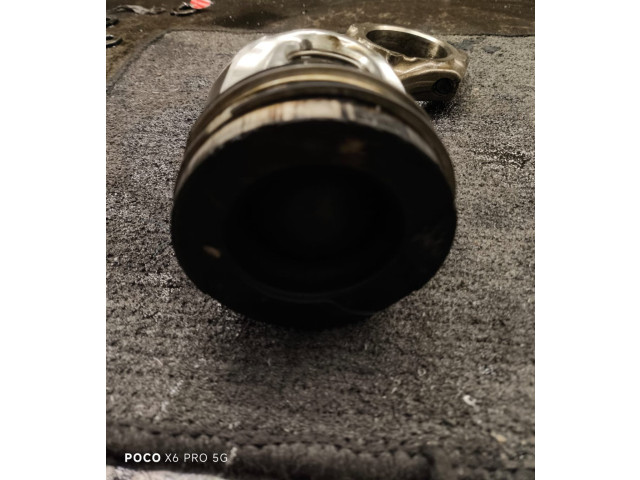 Píst 02647, 02646   Toyota RAV 4 (XA30)     