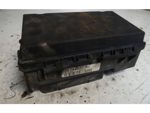 Блок предохранителей 51744837 Fiat Grande Punto