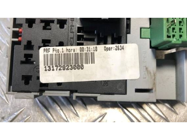 Блок предохранителей 13172923000   Opel Meriva A    