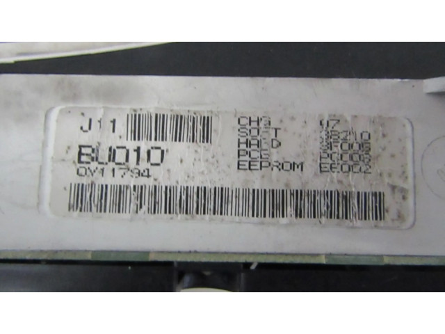 Přístrojová deska Nissan Almera Tino 2000 j11bu010