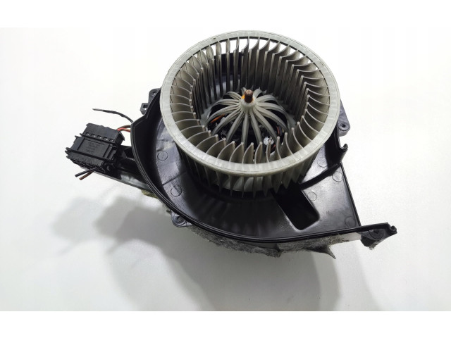 Вентилятор печки 6R1971566AE Skoda Fabia Mk3 (NJ)