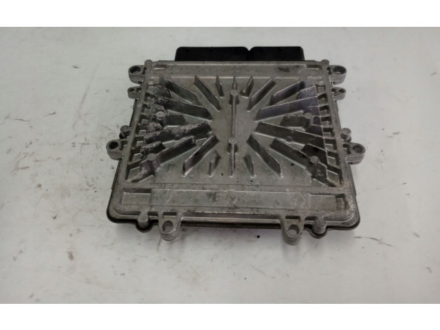 Блок управления двигателя 31272462AA   Volvo V70