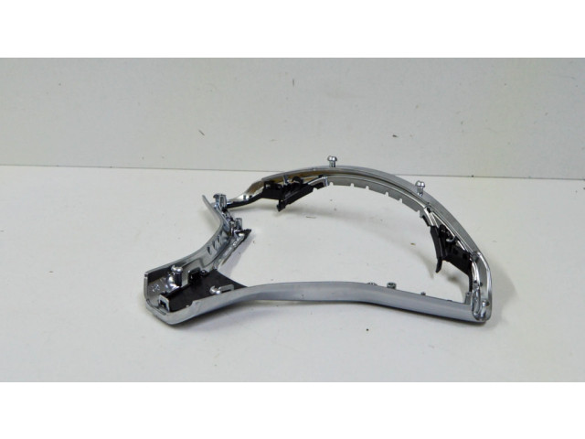 Отделка вокруг крышки топливного бака