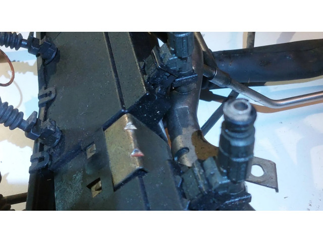 Vstřikovací lišta 1437443 BMW X5 E53 pro benzínový motor 4.4