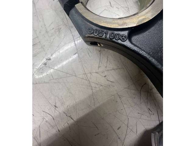 Поршень с шатуном 65100 Mercedes-Benz A W176