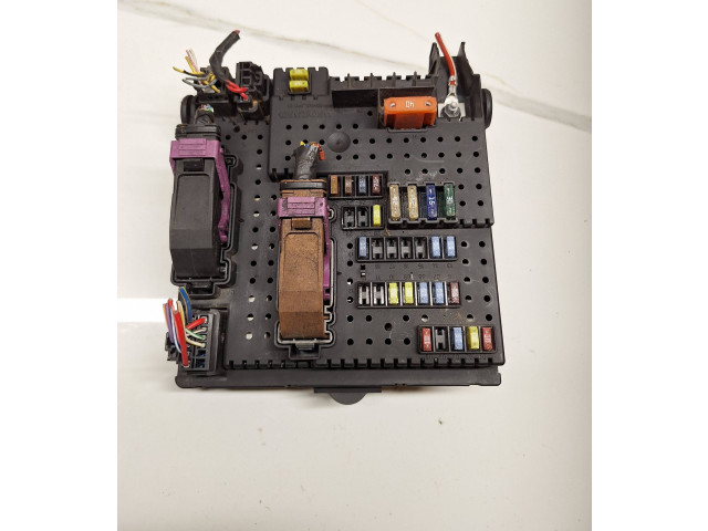 Блок предохранителей 8676391, 12217799   Volvo V70    