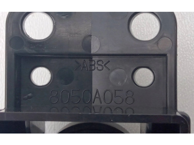 Подушка безопасности пассажира 8050A058-A Mitsubishi Pajero Sport II