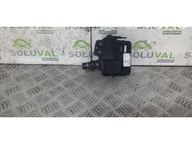 Ручка стеклоочистителей 8201590631 Renault Clio III