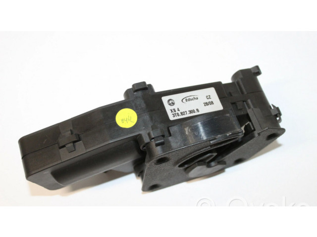 Замок задней крышки