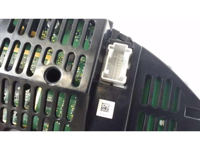 Přístrojová deska Mercedes-Benz E C207 W207 2014 A2129001025