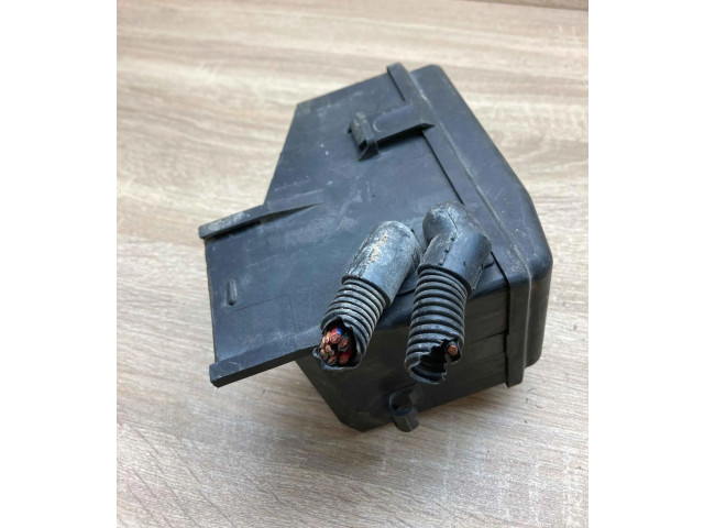 Pojistková skříňka 90560119 Opel Zfira A 1999