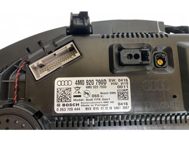 Přístrojová deska  Audi Q7 4M 2018 4M0920790D  