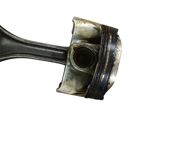 Píst 7646892 BMW 7 G11 G12 N63R