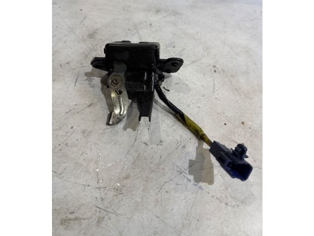 Zámek zadních dveří    Toyota Yaris 2007