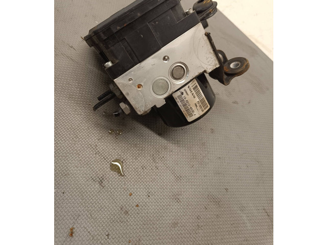 Блок АБС 31329139, 61141900633   Volvo  XC60  2014 - 2016 года