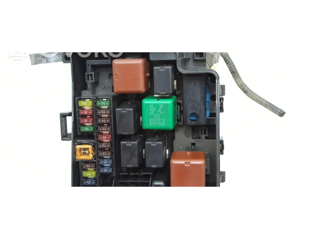 Блок предохранителей  3284, 3933   Lexus LS 430    