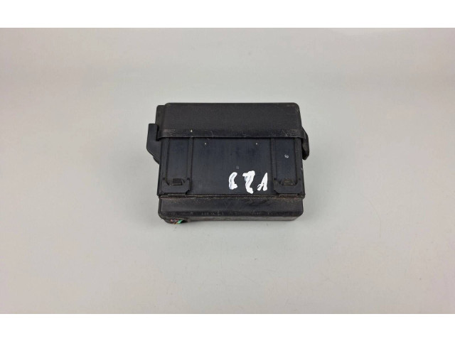 Блок предохранителей 3288YA1 Toyota Corolla Verso AR10