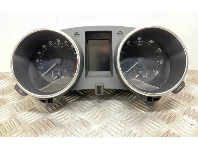Панель приборов 5L0920940K   Skoda Yeti (5L)       
