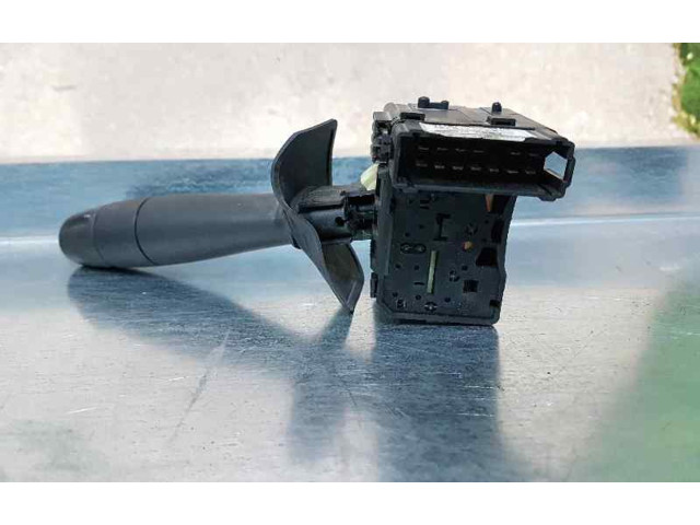 Ручка стеклоочистителей 8200792587, 901057668 Dacia Logan I