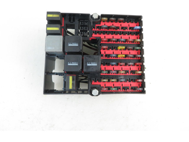 Блок предохранителей  2N1T14401BJ   Ford Fusion    