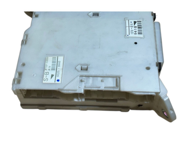 Блок предохранителей 8273053050, 6G250440 Lexus IS 220D-250-350