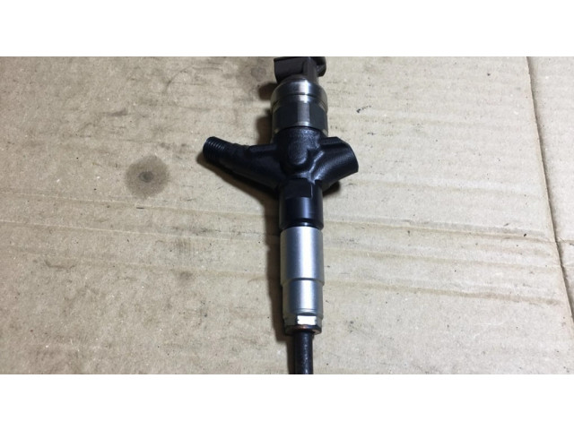 Vstřikovač 16613AA020 Subaru Impreza III pro naftový motor 2.0